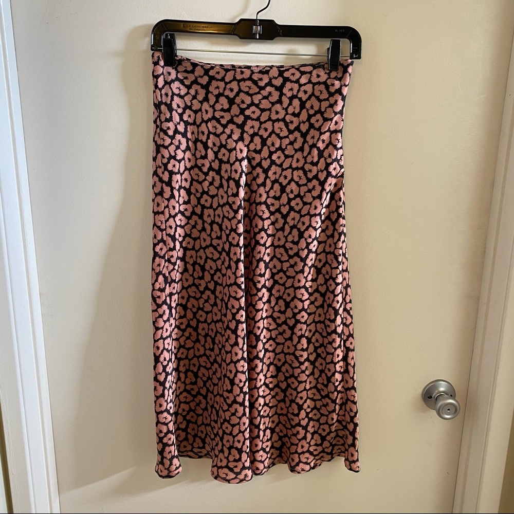 ‼️LAST CALL‼️ Bloomingdales Cotton Candy LA Leopard Midi Skirt - Picture 3 of 7